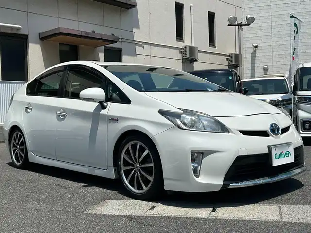 トヨタ プリウス S 岡山県 2012(平24)年 9.7万km ホワイトパールクリスタルシャイン 登録時走行距離96.540km/純正メモリーナビ：NSCP-W62/(AM/FM/SD/TV/Bluetooth)/バックカメラ/スペアキー×1/ETC/ウィンカーミラー/電動格納ミラー/ステアリングスイッチ/ドアバイザー/プッシュスタート/スマートキー