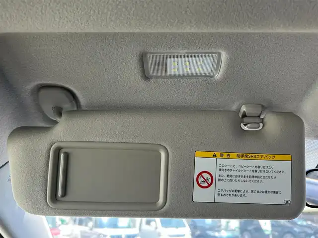 トヨタ プリウス S 岡山県 2012(平24)年 9.7万km ホワイトパールクリスタルシャイン 登録時走行距離96.540km/純正メモリーナビ：NSCP-W62/(AM/FM/SD/TV/Bluetooth)/バックカメラ/スペアキー×1/ETC/ウィンカーミラー/電動格納ミラー/ステアリングスイッチ/ドアバイザー/プッシュスタート/スマートキー