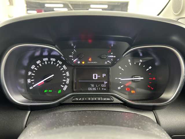シトロエン Ｃ３ エアクロス フィール 愛知県 2020(令2)年 6.4万km サーブル 禁煙車/純正7インチディスプレイオーディオ/（Bluetooth/Android Auto/Apple CarPlay)/バックカメラ/衝突軽減ブレーキ/レーンキープアシスト/ブラインドスポットモニター/オートマチックハイビーム/クルーズコントロール/ETC/前後ドライブレコーダー/スマートキー/スペアキー有/フロアマット