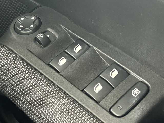 シトロエン Ｃ３ エアクロス フィール 愛知県 2020(令2)年 6.4万km サーブル 禁煙車/純正7インチディスプレイオーディオ/（Bluetooth/Android Auto/Apple CarPlay)/バックカメラ/衝突軽減ブレーキ/レーンキープアシスト/ブラインドスポットモニター/オートマチックハイビーム/クルーズコントロール/ETC/前後ドライブレコーダー/スマートキー/スペアキー有/フロアマット