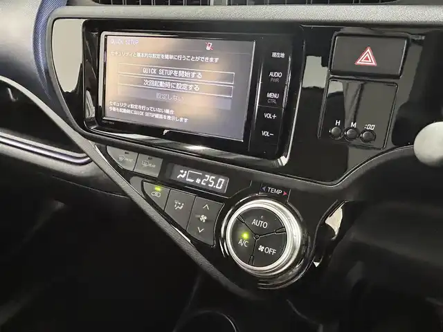 トヨタ アクア S 大阪府 2015(平27)年 3.5万km ブラックマイカ 純正ナビ(フルセグ/DVD再生/Bluetooth) バックカメラ ETC スマートキー プッシュスタート オートライト オートエアコン ヘッドライトレベライザー 禁煙車