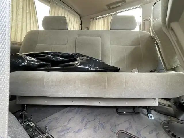 トヨタ グランド ハイエース G Xエディション 長野県 2000(平12)年 3.7万km ベージュ 社外ナビ（FM/AM、CD、DVD、BT、USB）/バックカメラ/ワンセグテレビ/社外ETC/サンルーフ/ダブルエアバック/純正フロアマット/三列目シート/ハロゲンヘッドライト/ABS/社外１５AW/電動カーテン
