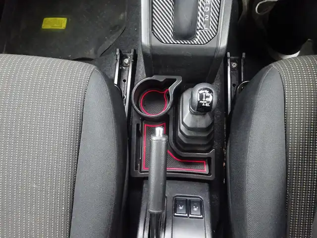 スズキ ジムニー XC 静岡県 2021(令3)年 4.8万km ピュアホワイトP ワンオーナー/禁煙車/クルーズコントロール/純正ラバーマット/ルーフキャリア/前席シートヒーター/KENWOOD CDオーディオ/ステアリングリモコン/セーフティサポート/・デュアルセンサーブレーキサポート/・誤発進抑制機能/・車線逸脱警報機能/・ふらつき警報機能/・先行車発進お知らせ機能/・標識認識機能/・ハイビームアシスト/LEDヘッドライト/オートライト/プッシュスタート・スマートキー/保証書・取扱説明書