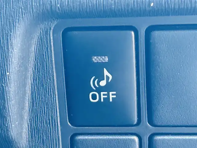 トヨタ プリウス S 岡山県 2012(平24)年 8.8万km ホワイトパールクリスタルシャイン (株)IDOMが運営する【じしゃロン岡山店】の自社ローン対象車両になります。こちらは現金ご利用時の価格です。自社ローンご希望の方は別途その旨お申付け下さい。/＊バックカメラ/＊スマートキー/＊アイドリングストップ/＊プッシュスタート/＊ETC/＊コーナーセンサー/＊社外ナビ