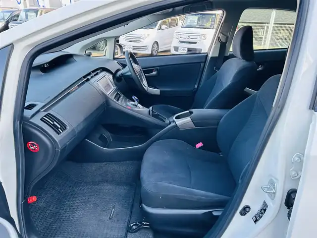 トヨタ プリウス S 岡山県 2012(平24)年 8.8万km ホワイトパールクリスタルシャイン (株)IDOMが運営する【じしゃロン岡山店】の自社ローン対象車両になります。こちらは現金ご利用時の価格です。自社ローンご希望の方は別途その旨お申付け下さい。/＊バックカメラ/＊スマートキー/＊アイドリングストップ/＊プッシュスタート/＊ETC/＊コーナーセンサー/＊社外ナビ