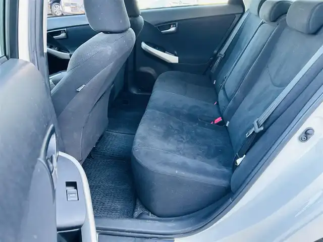 トヨタ プリウス S 岡山県 2012(平24)年 8.8万km ホワイトパールクリスタルシャイン (株)IDOMが運営する【じしゃロン岡山店】の自社ローン対象車両になります。こちらは現金ご利用時の価格です。自社ローンご希望の方は別途その旨お申付け下さい。/＊バックカメラ/＊スマートキー/＊アイドリングストップ/＊プッシュスタート/＊ETC/＊コーナーセンサー/＊社外ナビ