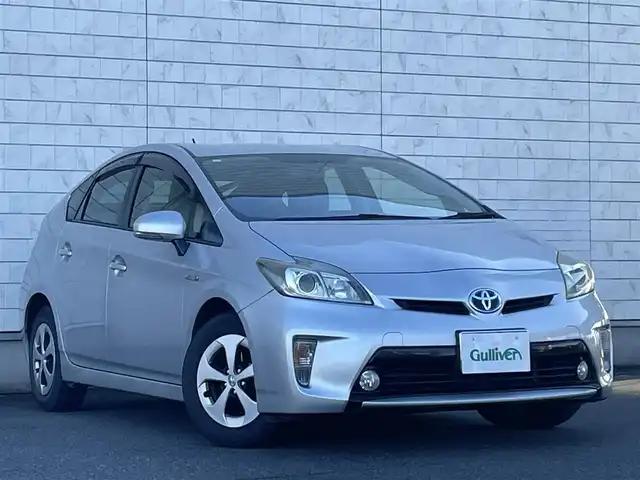 トヨタ プリウス S 群馬県 2015(平27)年 11.7万km シルバーM ワンオーナー/純正SDナビ　NSZT-W64/　(CD DVD Bluetooth SD DS AM FM）/バックカメラ/ビルトインETC/AC100V/HIDヘッドライト/オートライト/アイドリングストップ/電動格納ウィンカーミラー/ステアリングスイッチ/純正フロアマット/純正ドアバイザー/取扱説明書/保証書/スペアキー