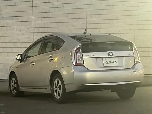 トヨタ プリウス S 群馬県 2015(平27)年 11.7万km シルバーM ワンオーナー/純正SDナビ　NSZT-W64/　(CD DVD Bluetooth SD DS AM FM）/バックカメラ/ビルトインETC/AC100V/HIDヘッドライト/オートライト/アイドリングストップ/電動格納ウィンカーミラー/ステアリングスイッチ/純正フロアマット/純正ドアバイザー/取扱説明書/保証書/スペアキー