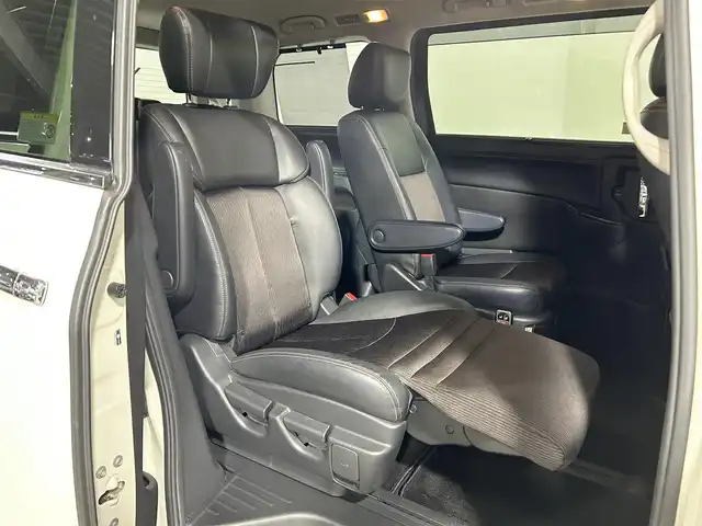 日産 エルグランド 250ハイウェイスターS 大阪府 2017(平29)年 6.6万km ブリリアントホワイトパール 純正ナビ　全周囲カメラ　Bluetooth　フルセグTV DVD再生　両側パワースライドドア　電動リアゲート　ハーフレザーシート　パーキングアシスト　オートライト　HIDヘッドライト　スマートキー2本