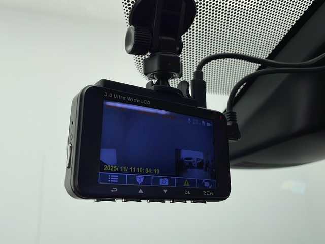 トヨタ アクア G ブラックソフトレザーセレ 千葉県 2017(平29)年 8.6万km ライムホワイトパールクリスタルシャイン 衝突軽減ブレーキ/レーンキープアシスト/純正SDナビ/社外フリップダウンモニター（ALPINE）/バックカメラ/CD/AM・FM/フルセグテレビ/Bluetooth/ドライブレコーダー（前後）/ビルトインETC/シートヒーター（前席）/フォグランプ/革巻きステアリング/ステアリングスイッチ/社外フロアマット/ドアバイザー/nanoe/純正15インチアルミホイール