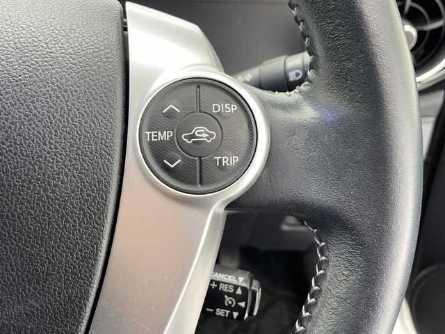 トヨタ アクア G ブラックソフトレザーセレ 千葉県 2017(平29)年 8.6万km ライムホワイトパールクリスタルシャイン 衝突軽減ブレーキ/レーンキープアシスト/純正SDナビ/社外フリップダウンモニター（ALPINE）/バックカメラ/CD/AM・FM/フルセグテレビ/Bluetooth/ドライブレコーダー（前後）/ビルトインETC/シートヒーター（前席）/フォグランプ/革巻きステアリング/ステアリングスイッチ/社外フロアマット/ドアバイザー/nanoe/純正15インチアルミホイール