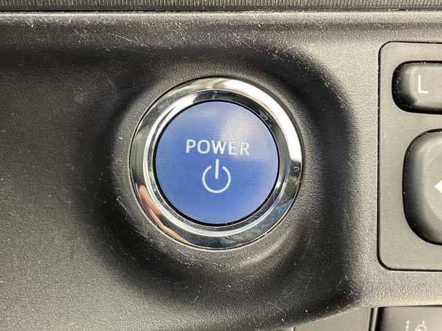 トヨタ アクア G ブラックソフトレザーセレ 千葉県 2017(平29)年 8.6万km ライムホワイトパールクリスタルシャイン 衝突軽減ブレーキ/レーンキープアシスト/純正SDナビ/社外フリップダウンモニター（ALPINE）/バックカメラ/CD/AM・FM/フルセグテレビ/Bluetooth/ドライブレコーダー（前後）/ビルトインETC/シートヒーター（前席）/フォグランプ/革巻きステアリング/ステアリングスイッチ/社外フロアマット/ドアバイザー/nanoe/純正15インチアルミホイール