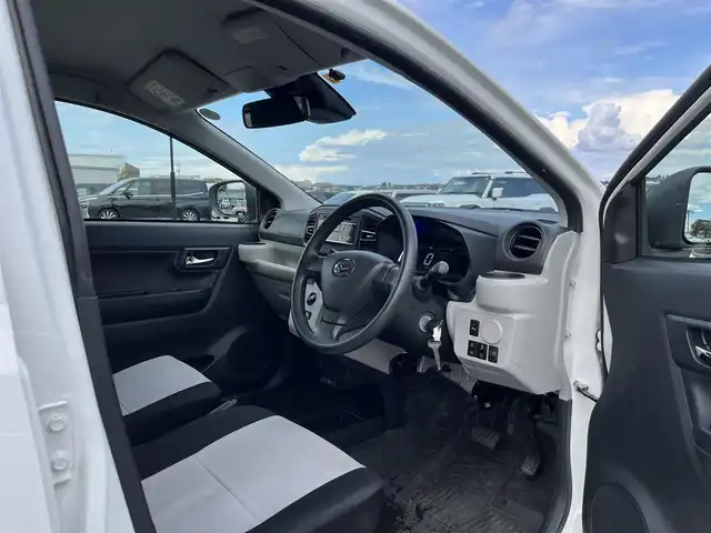 ダイハツ ミラ イース X SAⅢ 鳥取県 2020(令2)年 5.1万km ホワイト ４・W・D/純正DPオーディオ/CD/DVD/BT/ETC/スマートアシスト/レーンキープアシスト/オートハイビーム/前後コーナーセンサー/LEDヘットライト/アイドリングストップ/キレースキー/電動格納ミラー/フロアマット/取扱説明書/スペアキー