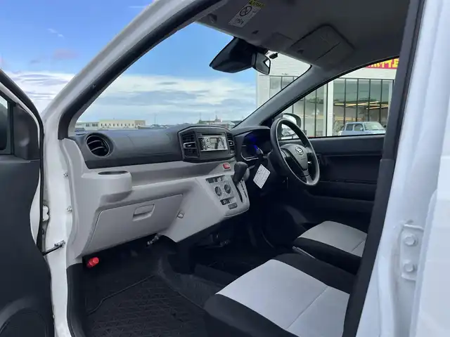 ダイハツ ミラ イース X SAⅢ 鳥取県 2020(令2)年 5.1万km ホワイト ４・W・D/純正DPオーディオ/CD/DVD/BT/ETC/スマートアシスト/レーンキープアシスト/オートハイビーム/前後コーナーセンサー/LEDヘットライト/アイドリングストップ/キレースキー/電動格納ミラー/フロアマット/取扱説明書/スペアキー