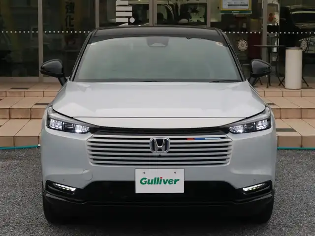 ホンダ ヴェゼル ハイブリッド e:HEV Z PLaYパッケージ 千葉県 2024(令6)年 0.9万km プレミアムサンライトホワイトパール パノラマルーフ/ホンダコネクトディスプレイ/ナビゲーション/フルセグTV/Bluetooth/AM/FM/USB/マルチビューカメラ/ホンダセンシング/BSI/ブラインドスポットインフォメーション/ハンズフリーアクセスパワーテールゲート/シートヒーター/ステアリングヒーター/ビルトインETC2.0/ハーフレザー/プレミアムオーディオ/純正18インチAW/レーダークルーズコントロール/パドルシフト/ワイヤレス充電/LEDヘッドライト/LEDフォグランプ/USB充電/スマートキー×2本/取説/保証書
