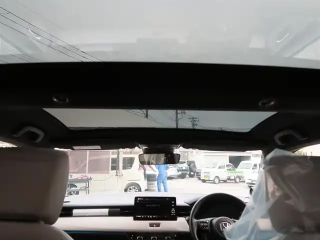 ホンダ ヴェゼル ハイブリッド e:HEV Z PLaYパッケージ 千葉県 2024(令6)年 0.9万km プレミアムサンライトホワイトパール パノラマルーフ/ホンダコネクトディスプレイ/ナビゲーション/フルセグTV/Bluetooth/AM/FM/USB/マルチビューカメラ/ホンダセンシング/BSI/ブラインドスポットインフォメーション/ハンズフリーアクセスパワーテールゲート/シートヒーター/ステアリングヒーター/ビルトインETC2.0/ハーフレザー/プレミアムオーディオ/純正18インチAW/レーダークルーズコントロール/パドルシフト/ワイヤレス充電/LEDヘッドライト/LEDフォグランプ/USB充電/スマートキー×2本/取説/保証書