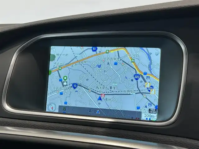 ボルボ Ｖ４０ T－5 Rデザイン 福岡県 2015(平27)年 5.6万km アイスホワイト 黒革　/ＡＣＣ／ＢＳＭ　/純正ナビ　/Ｂｌｕｅｔｏｏｔｈ　/バックカメラ　/メモリ付パワーシート　/前席シートヒーター　/パドルシフト　/スマートキー　/１８インチＡＤＶＡＮＲａｃｉｎｇ　/純正１８インチＡＷあり