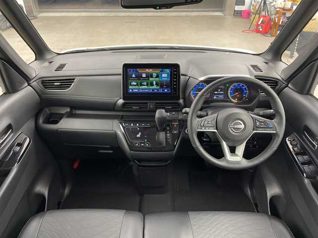 日産 ルークス HWS Gターボ アーバンクロム プロパイロットED 兵庫県 2023(令5)年 1.7万km ホワイトパール ・プロパイロット/・エマージェンシーブレーキ/・車線逸脱警報/・車線逸脱防止支援/・フロントリアソナー/・ふらつき警報/・速度標識表示/・道路標識表示/・オートハイビーム/・レーダークルーズコントロール/・純正ディスプレイオーディオ/・Apple CarPlay&BT&HDMI/・アラウンドビューモニター/・両側パワースライドドア/・アイドリングストップ/・ステアリングヒーター/・合皮シート（防水シート）/・前席シートヒーター/・LEDヘッドライト/・フォグ/・オートライト/・スマートキー/・プッシュスタート/・純正ドライブレコーダー