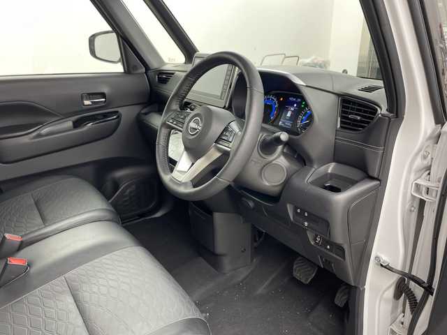 日産 ルークス HWS Gターボ アーバンクロム プロパイロットED 兵庫県 2023(令5)年 1.7万km ホワイトパール ・プロパイロット/・エマージェンシーブレーキ/・車線逸脱警報/・車線逸脱防止支援/・フロントリアソナー/・ふらつき警報/・速度標識表示/・道路標識表示/・オートハイビーム/・レーダークルーズコントロール/・純正ディスプレイオーディオ/・Apple CarPlay&BT&HDMI/・アラウンドビューモニター/・両側パワースライドドア/・アイドリングストップ/・ステアリングヒーター/・合皮シート（防水シート）/・前席シートヒーター/・LEDヘッドライト/・フォグ/・オートライト/・スマートキー/・プッシュスタート/・純正ドライブレコーダー