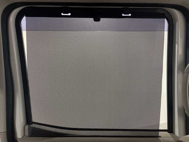 日産 デイズ ルークス ハイウェイスターターボ 神奈川県 2017(平29)年 7.7万km ホワイトパール 社外SDナビ(MDV-D505BTW)/(AM/FM/CD/DVD/Bluetooth/地デジ)/アラウンドビューモニター/ドライブレコーダー/衝突被害軽減システム/両側パワースライドドア/横滑り防止装置/ETC/ステアリングスイッチ/ドアバイザー/アイドリングストップ/ウィンカーミラー/電動格納ミラー/プッシュスタート/インテリジェントキー/後席サンシェード/イモビライザー/フロアマット