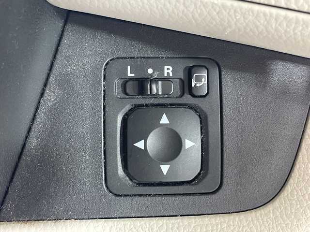 日産 デイズ ルークス ハイウェイスターターボ 神奈川県 2017(平29)年 7.7万km ホワイトパール 社外SDナビ(MDV-D505BTW)/(AM/FM/CD/DVD/Bluetooth/地デジ)/アラウンドビューモニター/ドライブレコーダー/衝突被害軽減システム/両側パワースライドドア/横滑り防止装置/ETC/ステアリングスイッチ/ドアバイザー/アイドリングストップ/ウィンカーミラー/電動格納ミラー/プッシュスタート/インテリジェントキー/後席サンシェード/イモビライザー/フロアマット