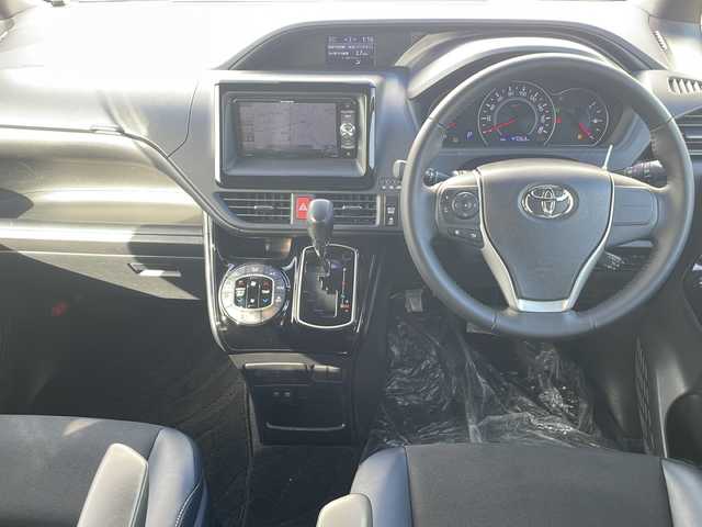 トヨタ ノア Si ダブルバイビー 静岡県 2018(平30)年 4.7万km ブラック /社外ナビ/地デジTV//社外CD/DVD/Bluetooth//バックカメラ//モデリスタフロントリップ//両側パワースライドドア//セーフティセンス//オートハイビーム//クルーズコントロール//純正16インチAW//ETC//スマートキー