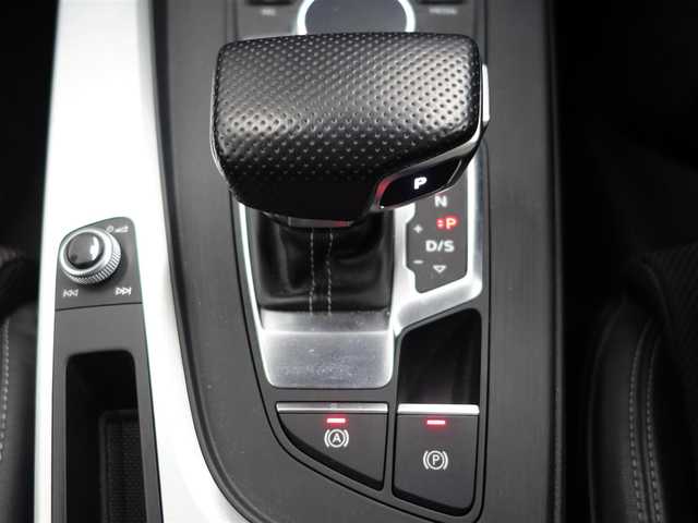アウディ Ａ４ アバント2.0 TFSI クワトロ スポーツ Sライン P 静岡県 2016(平28)年 4.9万km 白 禁煙車/サンルーフ/4WD/MAXTONDESIGNエアロ（フロント／サイド／リア）/社外カーウェイ車高調（XA）/リア5面スモーク施工/バーチャルコックピット（12.3インチ液晶メーター）/プレセンスベーシック/プレセンスシティ/アクティブクルーズコントロール/アクティブレーンアシスト/メーカー純正ナビ/　CD/DVD/USB/BT/AUX/SD/フルセグTV/バックカメラ/ETC/パドルシフト/前席パワーシート／シートヒーター/前後コーナーセンサー/パワーバックドア/マトリクスLEDヘッドライト/ルーフレール/純正フロアマット/取扱説明書／保証書