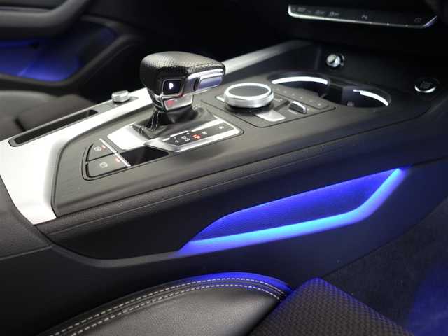 アウディ Ａ４ アバント2.0 TFSI クワトロ スポーツ Sライン P 静岡県 2016(平28)年 4.9万km 白 禁煙車/サンルーフ/4WD/MAXTONDESIGNエアロ（フロント／サイド／リア）/社外カーウェイ車高調（XA）/リア5面スモーク施工/バーチャルコックピット（12.3インチ液晶メーター）/プレセンスベーシック/プレセンスシティ/アクティブクルーズコントロール/アクティブレーンアシスト/メーカー純正ナビ/　CD/DVD/USB/BT/AUX/SD/フルセグTV/バックカメラ/ETC/パドルシフト/前席パワーシート／シートヒーター/前後コーナーセンサー/パワーバックドア/マトリクスLEDヘッドライト/ルーフレール/純正フロアマット/取扱説明書／保証書