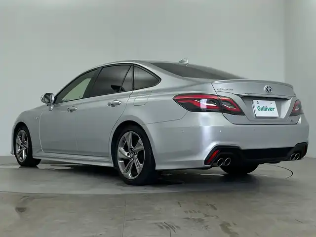 トヨタ クラウン ハイブリッド RS アドバンス 鹿児島県 2019(平31)年 5.8万km シルバーM サンルーフ/純正ナビ/(フルセグ BT Miracast USB CD DVD FM AM）/ETC/ドライブレコーダー(ZDR035)/パノラミックビューモニター/トヨタセーフティセンス/・衝突被害軽減ブレーキ (プリクラッシュセーフティ)																									/・ハンドル操作サポート (レーントレーシングアシスト)																									/・追従ドライブ支援機能 (レーダークルーズコントロール)																									/・車線はみ出しアラート (レーンディパーチャーアラート)																									/・自動ハイビーム (オートマチックハイビーム)																									/パーキングアシスト/メモリ付パワーシート/レザーシート/シートヒーター/シートベンチレーション/パドルシフト/スマートキー/プッシュスタート/ＬＥＤヘッドライト/オートライト/電動格納ウインカーミラー/純正フロアマット/純正18インチアルミホイール