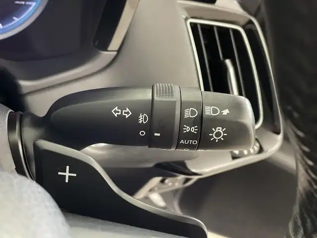 トヨタ クラウン ハイブリッド RS アドバンス 鹿児島県 2019(平31)年 5.8万km シルバーM サンルーフ/純正ナビ/(フルセグ BT Miracast USB CD DVD FM AM）/ETC/ドライブレコーダー(ZDR035)/パノラミックビューモニター/トヨタセーフティセンス/・衝突被害軽減ブレーキ (プリクラッシュセーフティ)																									/・ハンドル操作サポート (レーントレーシングアシスト)																									/・追従ドライブ支援機能 (レーダークルーズコントロール)																									/・車線はみ出しアラート (レーンディパーチャーアラート)																									/・自動ハイビーム (オートマチックハイビーム)																									/パーキングアシスト/メモリ付パワーシート/レザーシート/シートヒーター/シートベンチレーション/パドルシフト/スマートキー/プッシュスタート/ＬＥＤヘッドライト/オートライト/電動格納ウインカーミラー/純正フロアマット/純正18インチアルミホイール