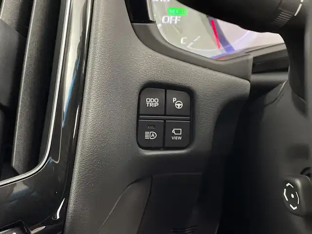 トヨタ クラウン ハイブリッド RS アドバンス 鹿児島県 2019(平31)年 5.8万km シルバーM サンルーフ/純正ナビ/(フルセグ BT Miracast USB CD DVD FM AM）/ETC/ドライブレコーダー(ZDR035)/パノラミックビューモニター/トヨタセーフティセンス/・衝突被害軽減ブレーキ (プリクラッシュセーフティ)																									/・ハンドル操作サポート (レーントレーシングアシスト)																									/・追従ドライブ支援機能 (レーダークルーズコントロール)																									/・車線はみ出しアラート (レーンディパーチャーアラート)																									/・自動ハイビーム (オートマチックハイビーム)																									/パーキングアシスト/メモリ付パワーシート/レザーシート/シートヒーター/シートベンチレーション/パドルシフト/スマートキー/プッシュスタート/ＬＥＤヘッドライト/オートライト/電動格納ウインカーミラー/純正フロアマット/純正18インチアルミホイール