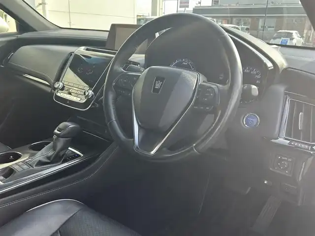 トヨタ クラウン ハイブリッド RS アドバンス 広島県 2019(平31)年 5.8万km シルバーM サンルーフ/純正ナビ　/　「Bluetooth/フルセグ/CD/DVD」　/全方位カメラ　/クリアランスソナー/シートヒーター　/ブラインドスポットモニター　/レーダークルーズコントロール/ヘッドアップディスプレイ　/ステアリングヒーター　/シートメモリ　/本革シート/パドルシフト　/前席パワーシート　/ＥＴＣ/前後ドライブレコーダー/オートマチックハイビーム/LEDヘッドライト（AUTO機能付き）/衝突軽減ブレーキシステム/車線逸脱防止システム/横滑り防止装置/スマートキー/プッシュスタート/ナビ取扱説明書/保証書/取扱説明書