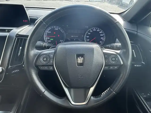 トヨタ クラウン ハイブリッド RS アドバンス 広島県 2019(平31)年 5.8万km シルバーM サンルーフ/純正ナビ　/　「Bluetooth/フルセグ/CD/DVD」　/全方位カメラ　/クリアランスソナー/シートヒーター　/ブラインドスポットモニター　/レーダークルーズコントロール/ヘッドアップディスプレイ　/ステアリングヒーター　/シートメモリ　/本革シート/パドルシフト　/前席パワーシート　/ＥＴＣ/前後ドライブレコーダー/オートマチックハイビーム/LEDヘッドライト（AUTO機能付き）/衝突軽減ブレーキシステム/車線逸脱防止システム/横滑り防止装置/スマートキー/プッシュスタート/ナビ取扱説明書/保証書/取扱説明書