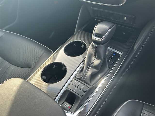 トヨタ クラウン ハイブリッド RS アドバンス 広島県 2019(平31)年 5.8万km シルバーM サンルーフ/純正ナビ　/　「Bluetooth/フルセグ/CD/DVD」　/全方位カメラ　/クリアランスソナー/シートヒーター　/ブラインドスポットモニター　/レーダークルーズコントロール/ヘッドアップディスプレイ　/ステアリングヒーター　/シートメモリ　/本革シート/パドルシフト　/前席パワーシート　/ＥＴＣ/前後ドライブレコーダー/オートマチックハイビーム/LEDヘッドライト（AUTO機能付き）/衝突軽減ブレーキシステム/車線逸脱防止システム/横滑り防止装置/スマートキー/プッシュスタート/ナビ取扱説明書/保証書/取扱説明書