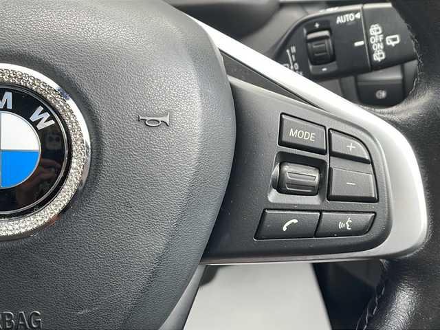 ＢＭＷ Ｘ１ xDrive 20i 山形県 2015(平27)年 5.6万km 茶 禁煙車/４WD/純正ナビ（CD.DVD.Bluetooth.AUX）/バックカメラ/アイドリングストップ/ヒートシーター/サンルーフ/スマートキー/横滑り防止装置/コーナーセンサー/ABS/エアバッグWサイド