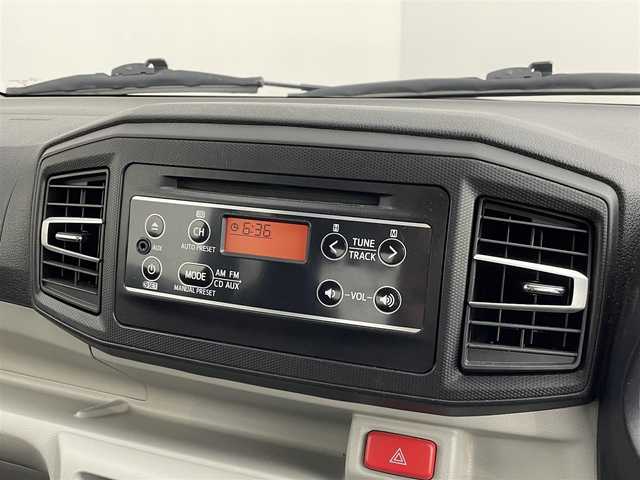 スバル プレオ プラス L スマートアシスト 道央・札幌 2017(平29)年 12.1万km ブラックマイカメタリック ・４WD/・カーステレオ/・CD/AM/FM/AUX/・スマートアシスト/・レーンキープアシスト/・横滑り防止装置/・盗難防止装置/・コーナーセンサー前後/・純正14インチAW/・社外14インチAW＋スタッドレスタイヤ積込/・LEDヘッドライト/・オートライト/・オートマチックハイビーム/・ライトレベライザー/・純正フロアマット/・保証書/・取扱説明書