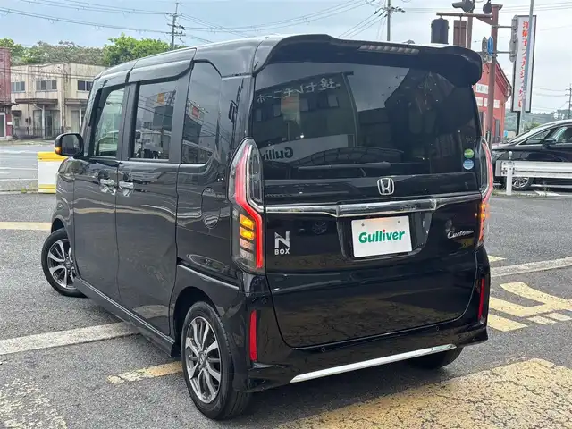 ホンダ Ｎ ＢＯＸ カスタム L 京都府 2021(令3)年 5.8万km クリスタルブラックパール ・7インチSDナビ(CN-E300D)/　ワンセグ/　バックカメラ/　CD再生/　Bluetooth/・USBポート/・ステアリングスイッチ/・クルコン/・パーキングセンサー/・横滑り防止機能/・車線逸脱警告/・衝突軽減システム/・ECONモード/・片側パワースライドドア/・純正14インチAW/・純正マット/・純正バイザー/・ETC/・取説/保証書/・スペアキー