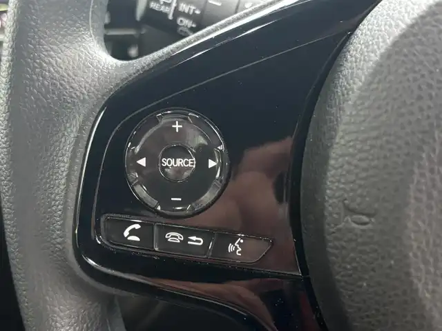 ホンダ Ｎ ＢＯＸ カスタム L 京都府 2021(令3)年 5.8万km クリスタルブラックパール ・7インチSDナビ(CN-E300D)/　ワンセグ/　バックカメラ/　CD再生/　Bluetooth/・USBポート/・ステアリングスイッチ/・クルコン/・パーキングセンサー/・横滑り防止機能/・車線逸脱警告/・衝突軽減システム/・ECONモード/・片側パワースライドドア/・純正14インチAW/・純正マット/・純正バイザー/・ETC/・取説/保証書/・スペアキー