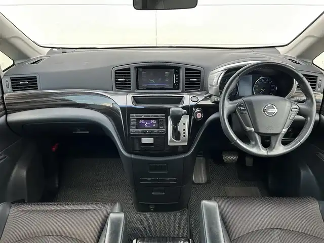日産 エルグランド 250ハイウェイスターS 茨城県 2018(平30)年 7.5万km ファントムブラック 社外ナビ/Bluetooth/ワンセグテレビ/バックカメラ/ドラレコ/クルーズコントロール/パワーステアリング/パワーウィンドウ/プッシュスタート/フロアマット純正/純正アルミホイール/LEDヘッドライト/助手席オットマン/片側パワスラ
