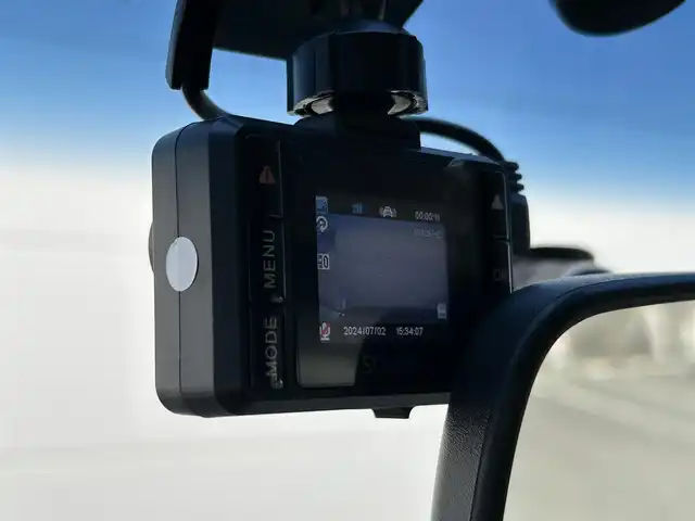 日産 エルグランド 250ハイウェイスターS 茨城県 2018(平30)年 7.5万km ファントムブラック 社外ナビ/Bluetooth/ワンセグテレビ/バックカメラ/ドラレコ/クルーズコントロール/パワーステアリング/パワーウィンドウ/プッシュスタート/フロアマット純正/純正アルミホイール/LEDヘッドライト/助手席オットマン/片側パワスラ