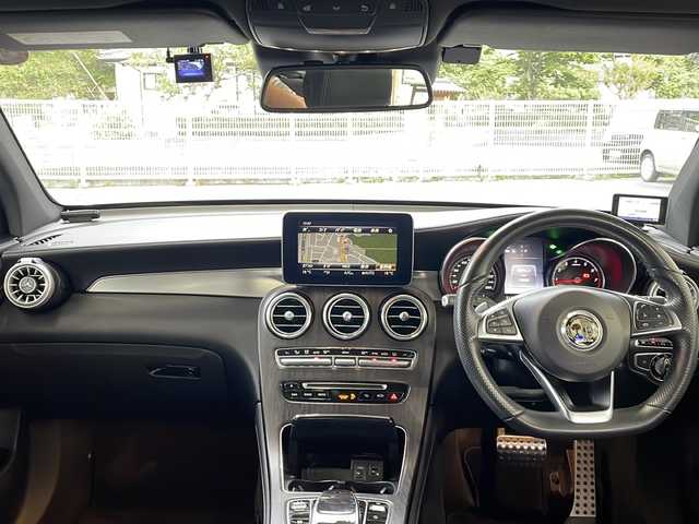 メルセデス・ベンツ ＧＬＣ２５０ 4マチックスポーツ 本革 福島県 2016(平28)年 7.8万km ポーラホワイト 登録時走行距離：78088KM/純正ナビ/（BTフルセグTV/CD/DVD/SD/AM/FM/USB2個）/プレミアムサウンドシステム/全方位カメラ/プッシュスタート/ビルトインETC/追従クルーズコントロール/ステアリングスイッチ/本革シート/シートメモリ付パワーシート/（D席/P席)/シートヒーター/（D席/P席)/デュアルエアコン/デュアルサンルーフ/アイドリングストップ/パワーバックドア/置くだけ充電/バニティランプ/（D席/P席)/クリアランスソナー/ブラインドスポットモニター/電動格納ミラー/ウィンカーミラー/フロアマット/オートライト/LEDヘッドライト/純正19インチAW/横滑り防止装置/レーンキープアシスト/スマートキー/保証書/取扱説明書