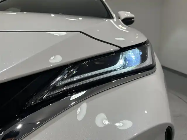 トヨタ ハリアー ハイブリッド Z レザーパッケージ 愛知県 2022(令4)年 3.7万km ホワイトパールクリスタルシャイン 純正１２．３ディスプレイオーディオＰｌｕｓ　/（FM/AM/Bluetooth/フルセグTV/Miracast/CarPlay/AUX/USB)/ＪＢＬプレミアムサウンド　/モデリスタエアロ　/パノラミックビューモニター　/トヨタセーフティセンス　/　　-プリクラッシュセーフティ/　　-レーントレーニングアシスト＋レーンディパーチャーアラート/　　-レーダークルーズコントロール（ACC)/　　-アダプティブハイビームシステム/　　-ロードサインアシスト/　　-発進遅れ告知機能/ブラインドスポットモニター/パーキングサポートブレーキ/電動バックドア　/黒革シート　/シートベンチレーション/シートヒーター/ステアリングヒーター/メモリー機能付パワーシート/ビルトインＥＴＣ２．０　/ブラインドスポットモニター（ＢＳＭ）/プッシュスタート/　　-スマートキー
