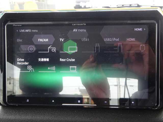 スズキ ジムニー シエラ JC 静岡県 2023(令5)年 2.5万km ピュアホワイトP ワンオーナー/禁煙車/柿本　改マフラー/carrozzeria9型サイバーナビ/（CD/DVD/BT/SD/USB/HDMI/フルセグTV)/carrozzeria スピーカー/ナビ連動前後ドライブレコーダー/バックカメラ/ステアリングリモコン/セーフティサポート/・デュアルセンサーブレーキサポート/・誤発進抑制機能/・車線逸脱警報機能/・ふらつき警報機能/・先行車発進お知らせ機能/・標識認識機能/・ハイビームアシスト/運転席・助手席シートヒーター/プッシュスタート・スマートキー/JAOS マッドガード　フロント・リアセット/バルカン　ファイバーLEDテールランプ/MUD FACTORY ワイドバイザー/運転席・助手席ドリンクホルダー/社外牽引フック/電動格納ミラー/ビルトインETC2.0/YOKOHAMA GEOLANDAR タイヤ/スペアキー/保証書・取扱説明書