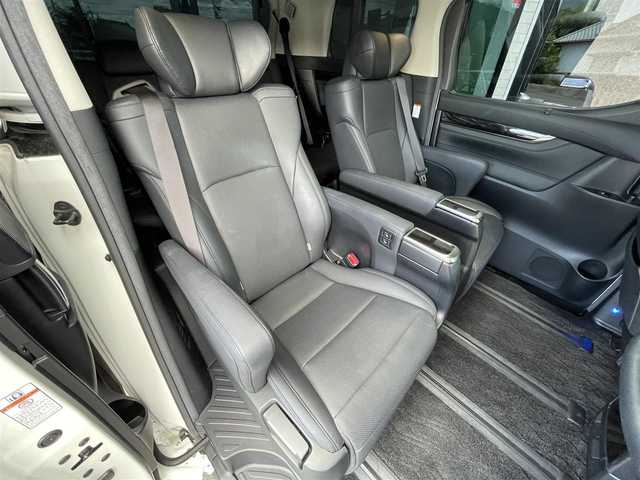 トヨタ アルファード S Cパッケージ 愛媛県 2021(令3)年 7.3万km ホワイトパールクリスタルシャイン プリクラッシュセーフティ/レーダークルーズコントロール/レーントレーシングアシスト/クリアランスソナー /ロードサインアシスト/PKSB/Wサンルーフ/純正8インチディスプレイオーディオ/　CD/DVD/Bluetooth/フルセグTV/フリップダウンモニター/バックカメラ/ビルトインETC/黒革シート/前席パワーシート/シートヒーター/シートベンチレーション/パワーバックドア/両側パワースライドドア/パワーバックドア/プッシュスタート/オートライト/三眼LEDヘッドライト/フロアマット