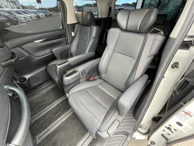 トヨタ アルファード S Cパッケージ 愛媛県 2021(令3)年 7.3万km ホワイトパールクリスタルシャイン プリクラッシュセーフティ/レーダークルーズコントロール/レーントレーシングアシスト/クリアランスソナー /ロードサインアシスト/PKSB/Wサンルーフ/純正8インチディスプレイオーディオ/　CD/DVD/Bluetooth/フルセグTV/フリップダウンモニター/バックカメラ/ビルトインETC/黒革シート/前席パワーシート/シートヒーター/シートベンチレーション/パワーバックドア/両側パワースライドドア/パワーバックドア/プッシュスタート/オートライト/三眼LEDヘッドライト/フロアマット