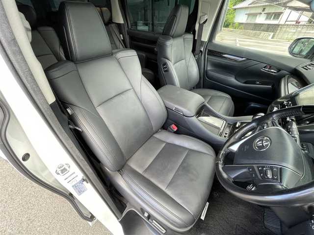 トヨタ アルファード S Cパッケージ 愛媛県 2021(令3)年 7.3万km ホワイトパールクリスタルシャイン プリクラッシュセーフティ/レーダークルーズコントロール/レーントレーシングアシスト/クリアランスソナー /ロードサインアシスト/PKSB/Wサンルーフ/純正8インチディスプレイオーディオ/　CD/DVD/Bluetooth/フルセグTV/フリップダウンモニター/バックカメラ/ビルトインETC/黒革シート/前席パワーシート/シートヒーター/シートベンチレーション/パワーバックドア/両側パワースライドドア/パワーバックドア/プッシュスタート/オートライト/三眼LEDヘッドライト/フロアマット