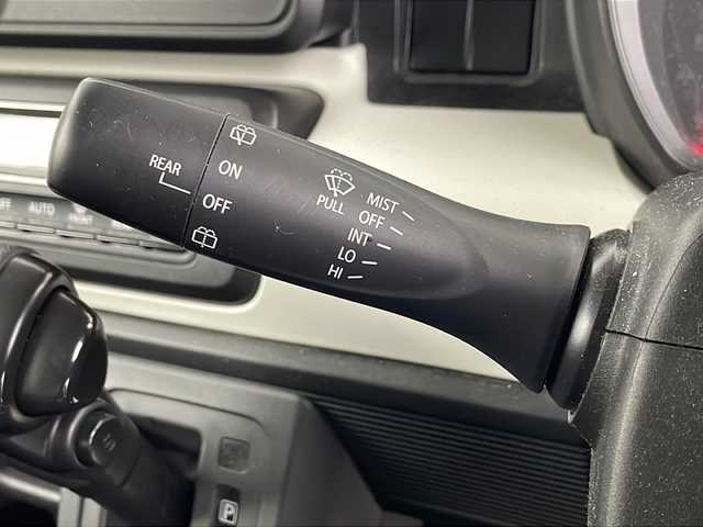 スズキ スペーシア HYBRID G 埼玉県 2018(平30)年 7.6万km ピュアホワイトP 社外SDナビ（AVIC-RW80）（Bluetooth　フルセグTV　CD　DVD　AM　FM）/バックカメラ/ビルトインETC/スタッドレスアルミ付き4本/ハロゲンヘッドライト/横滑り防止装置/衝突軽減ブレーキ/レーンキープアシスト/クリアランスソナー/純正フロアマット/オートライト