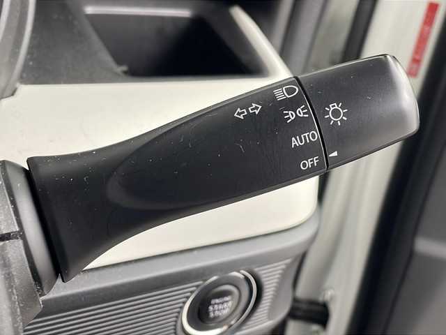 スズキ スペーシア HYBRID G 埼玉県 2018(平30)年 7.6万km ピュアホワイトP 社外SDナビ（AVIC-RW80）（Bluetooth　フルセグTV　CD　DVD　AM　FM）/バックカメラ/ビルトインETC/スタッドレスアルミ付き4本/ハロゲンヘッドライト/横滑り防止装置/衝突軽減ブレーキ/レーンキープアシスト/クリアランスソナー/純正フロアマット/オートライト