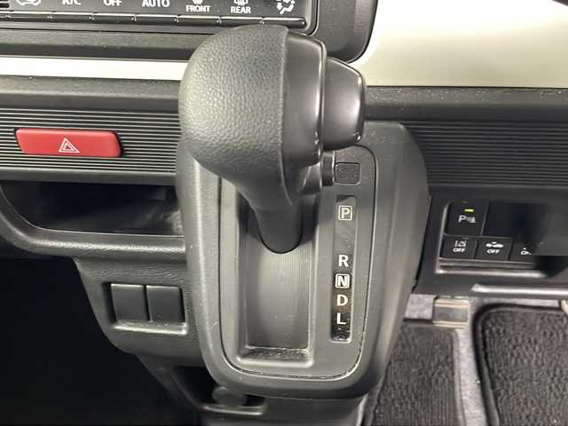 スズキ スペーシア HYBRID G 埼玉県 2018(平30)年 7.6万km ピュアホワイトP 社外SDナビ（AVIC-RW80）（Bluetooth　フルセグTV　CD　DVD　AM　FM）/バックカメラ/ビルトインETC/スタッドレスアルミ付き4本/ハロゲンヘッドライト/横滑り防止装置/衝突軽減ブレーキ/レーンキープアシスト/クリアランスソナー/純正フロアマット/オートライト