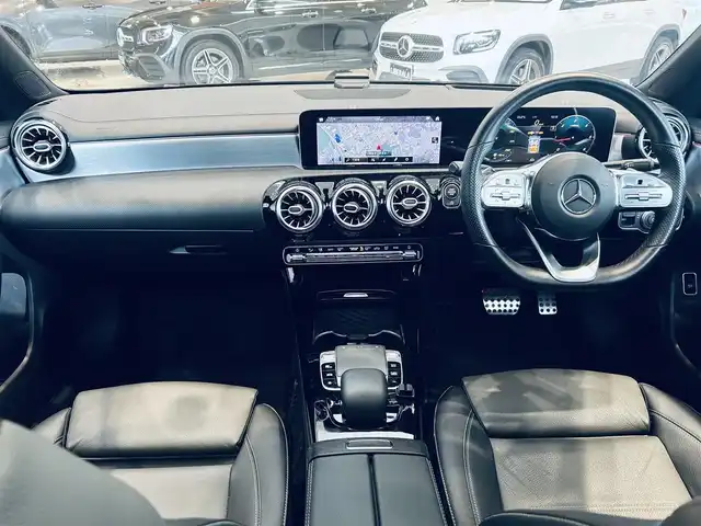 メルセデス・ベンツ ＣＬＡ２００ｄ Sブレーク AMGライン 大阪府 2019(令1)年 5.1万km コスモスブラック レザーエクスクルーシブP/レーダーセーフティP/サンルーフ/ワンオーナー/HUD/ACC/黒革/メモリ付きパワーシート/シートヒーター/純正ナビ/TV/３６０度カメラ/純正18インチAW/LEDヘッドライト/アンビエントライト/電動リアゲート/ブラインドスポット/ワイヤレス充電